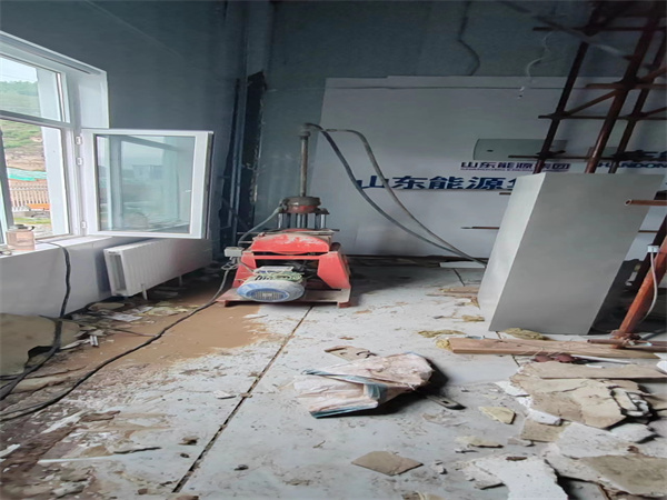 官渡地基基础下沉墙体裂缝加固注浆顶升施工